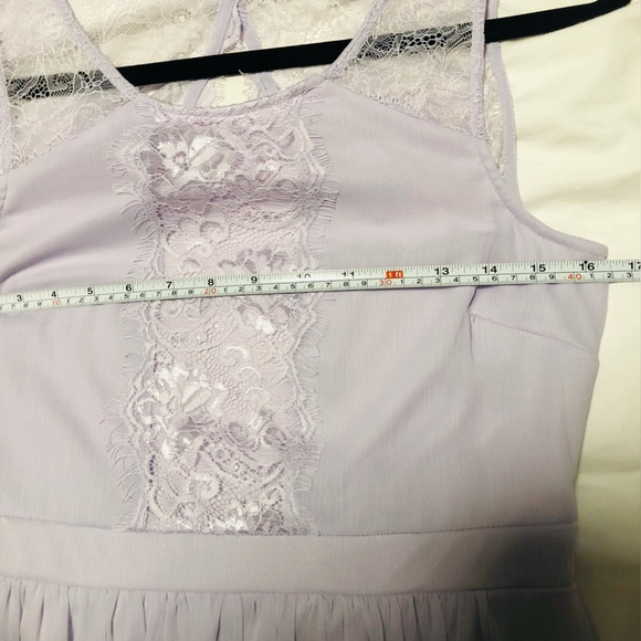 Vero Moda Small Lace Detail Dress in Soft Lavender Lined Chiffon - Picture 5 of 10